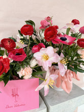 Load image into Gallery viewer, Large Valentine&#39;s Arrangement
