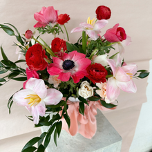 Load image into Gallery viewer, Large Valentine&#39;s Arrangement
